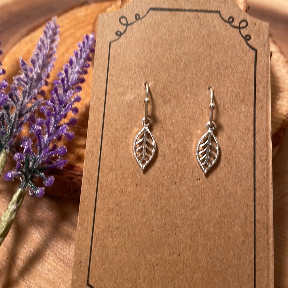 Sterling silver, dainty leaf earrings brand new
